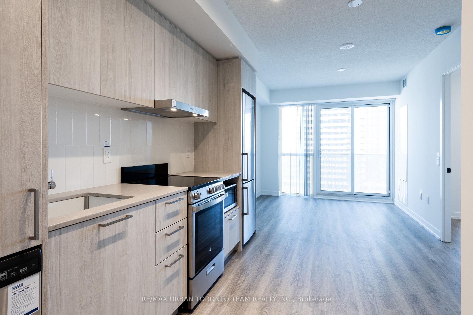 Photo 1 of Unit 1517, 195 Commerce Street, Vaughan, Vaughan Corporate Centre — HOMEH