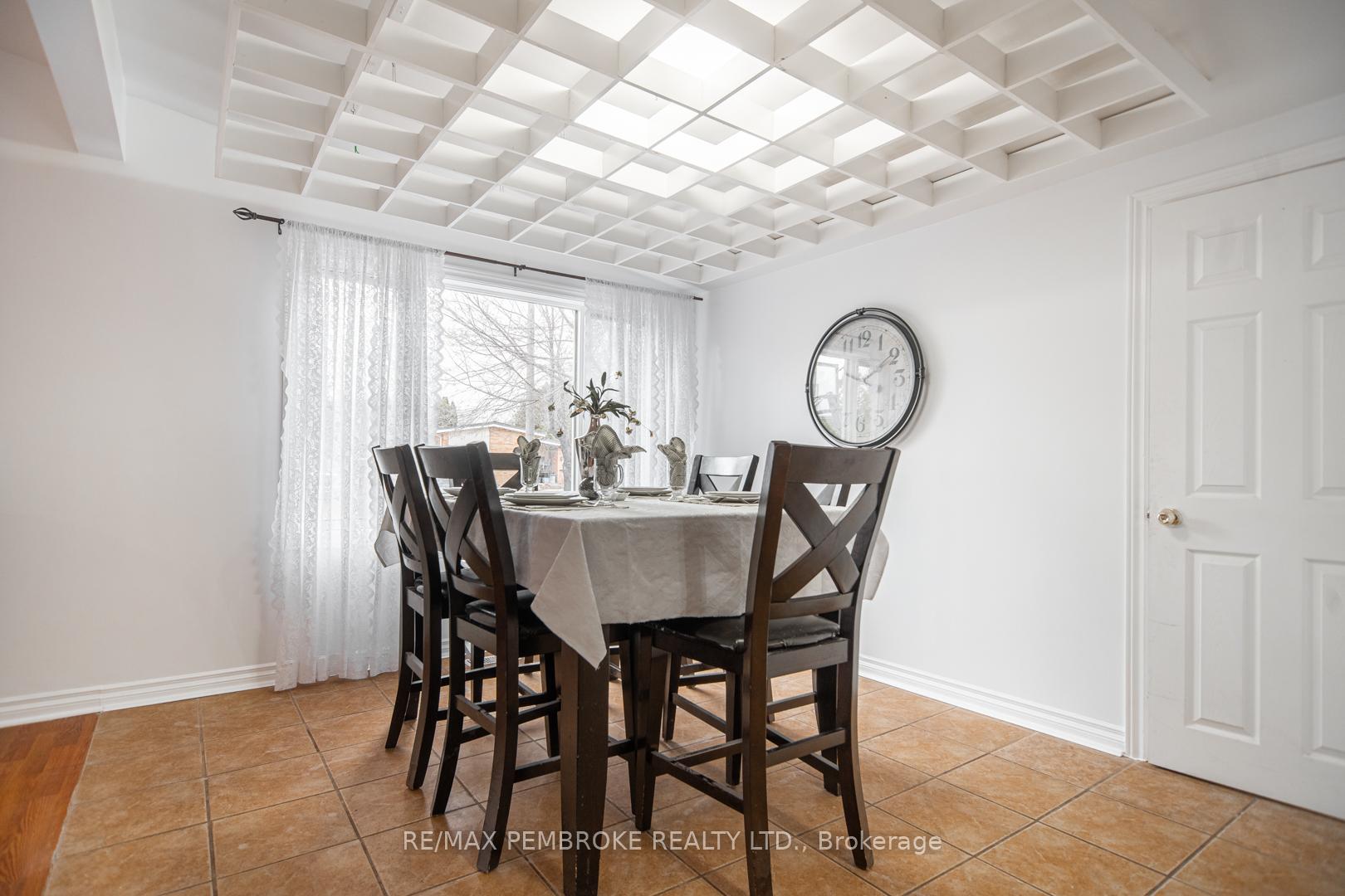 Photo 5 of 84 Frontenac Crescent, Deep River — HOMEH