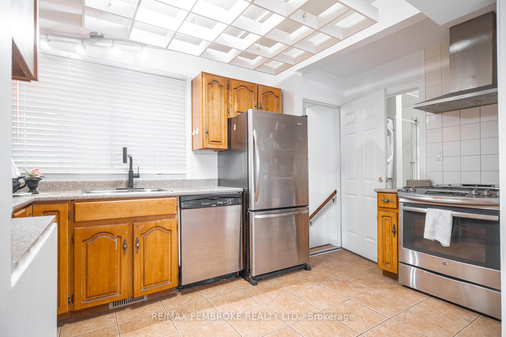 Photo 11 of 84 Frontenac Crescent, Deep River — HOMEH