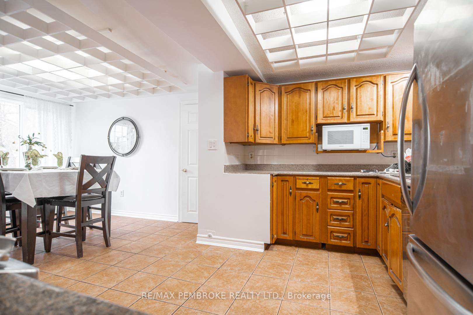 Photo 8 of 84 Frontenac Crescent, Deep River — HOMEH