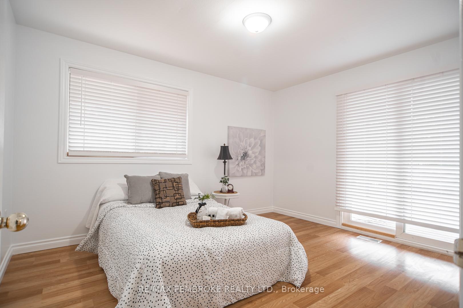 Photo 16 of 84 Frontenac Crescent, Deep River — HOMEH