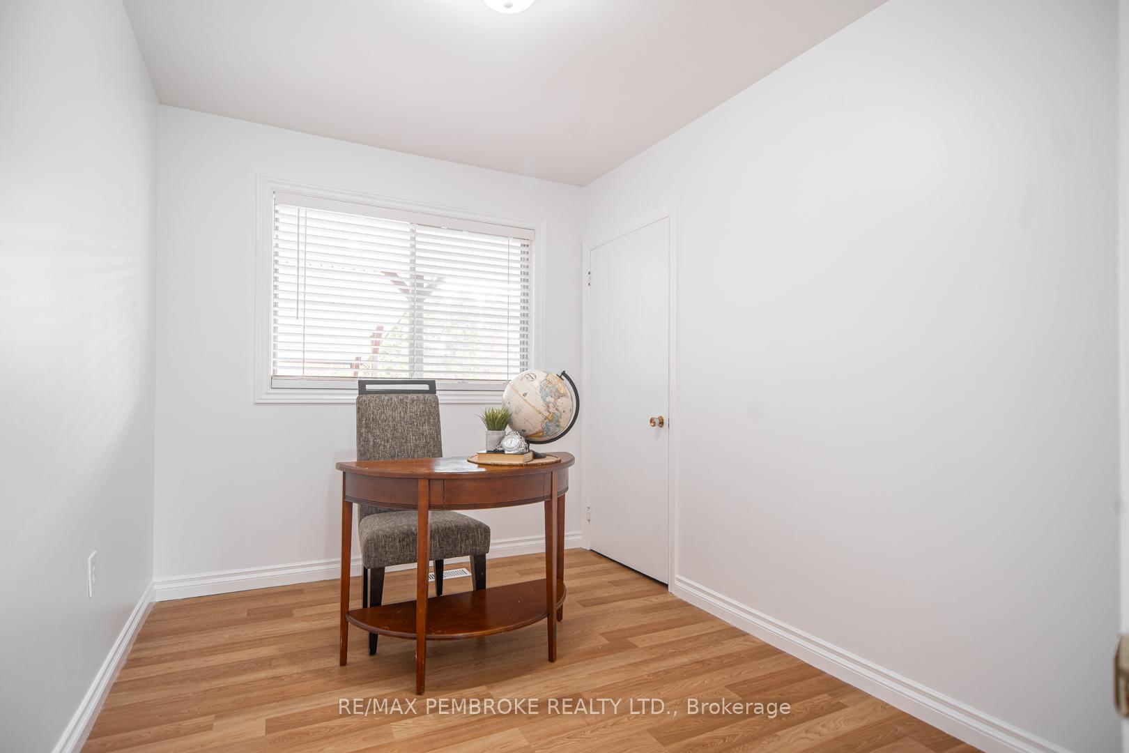 Photo 19 of 84 Frontenac Crescent, Deep River — HOMEH