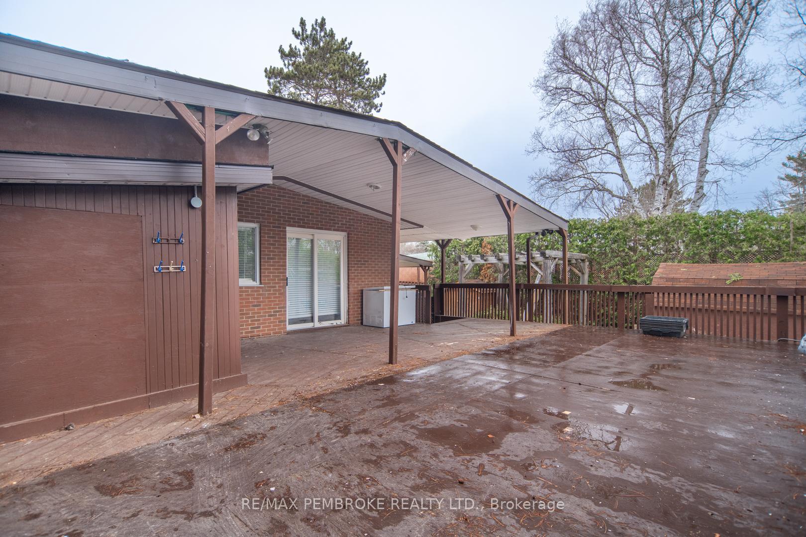 Photo 37 of 84 Frontenac Crescent, Deep River — HOMEH