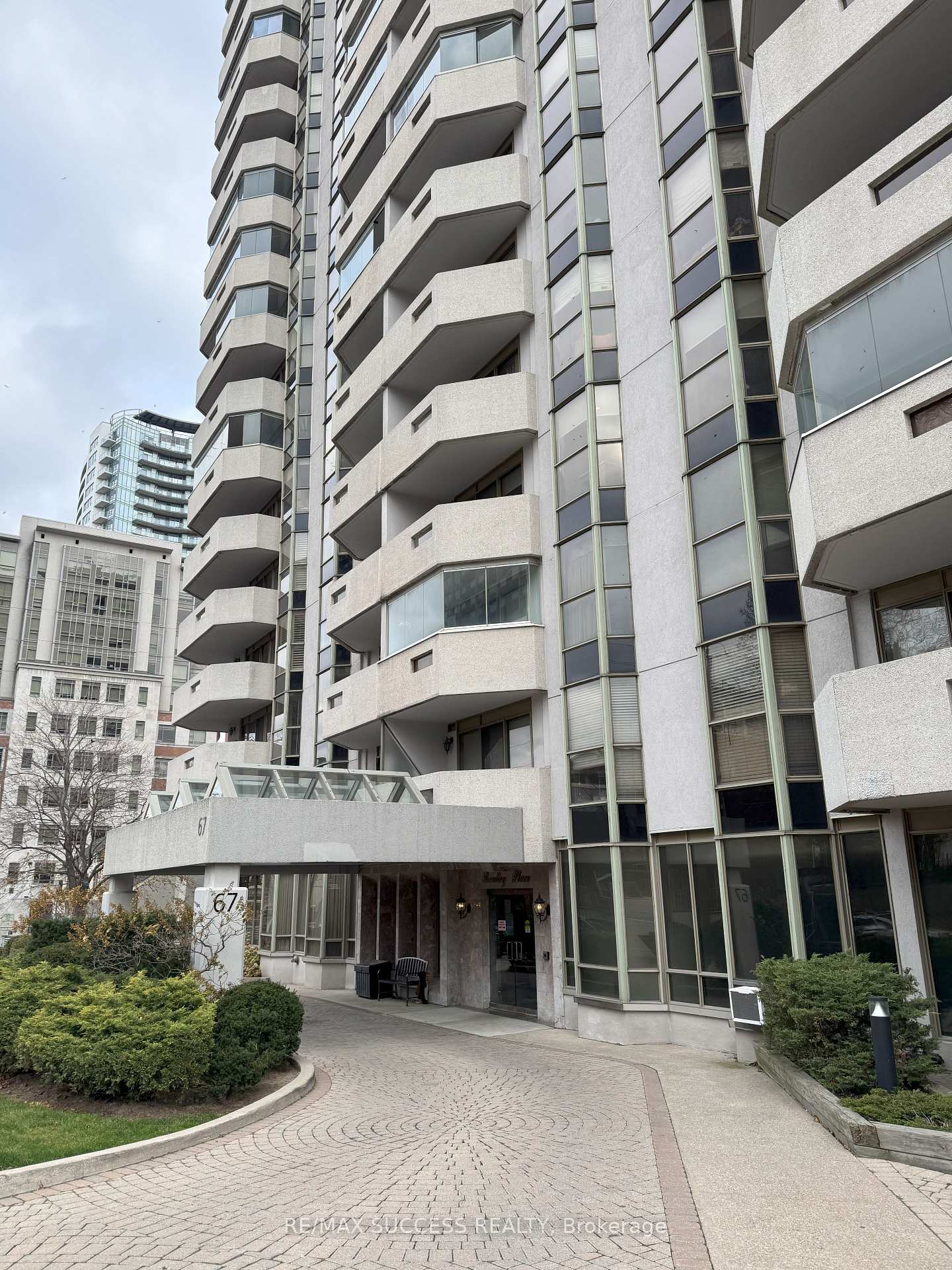 Front of Unit 901, 67 Caroline Street S
