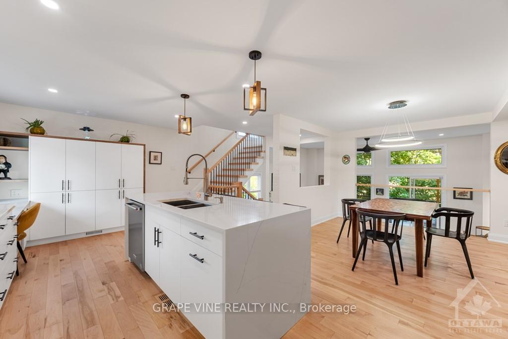 Photo 3 of Unit 10, 655 Richmond Road, Ottawa, Woodroffe — HOMEH