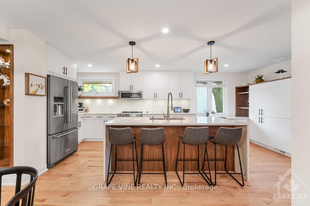 Photo 4 of Unit 10, 655 Richmond Road, Ottawa, Woodroffe — HOMEH