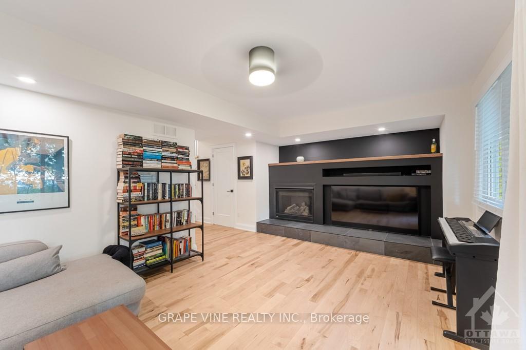 Photo 19 of Unit 10, 655 Richmond Road, Ottawa, Woodroffe — HOMEH