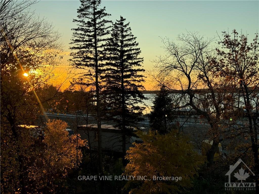 Photo 23 of Unit 10, 655 Richmond Road, Ottawa, Woodroffe — HOMEH