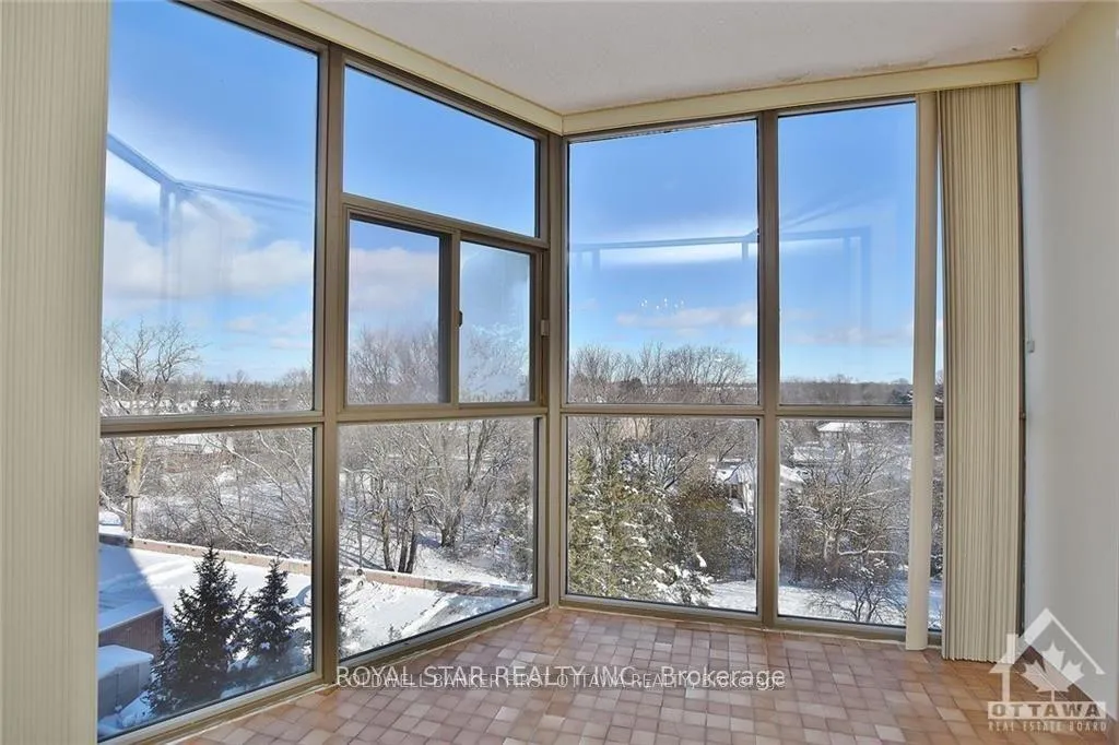 Photo 8 of Unit 703, 2760 Carousel Crescent, Ottawa, Emerald Woods/Sawmill Creek — HOMEH