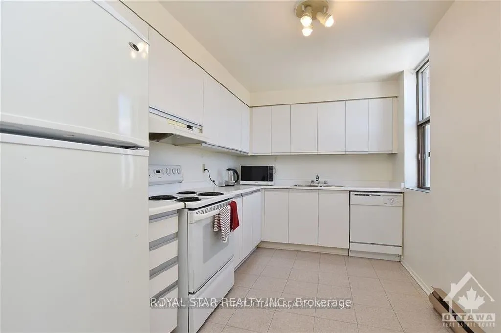 Photo 12 of Unit 703, 2760 Carousel Crescent, Ottawa, Emerald Woods/Sawmill Creek — HOMEH