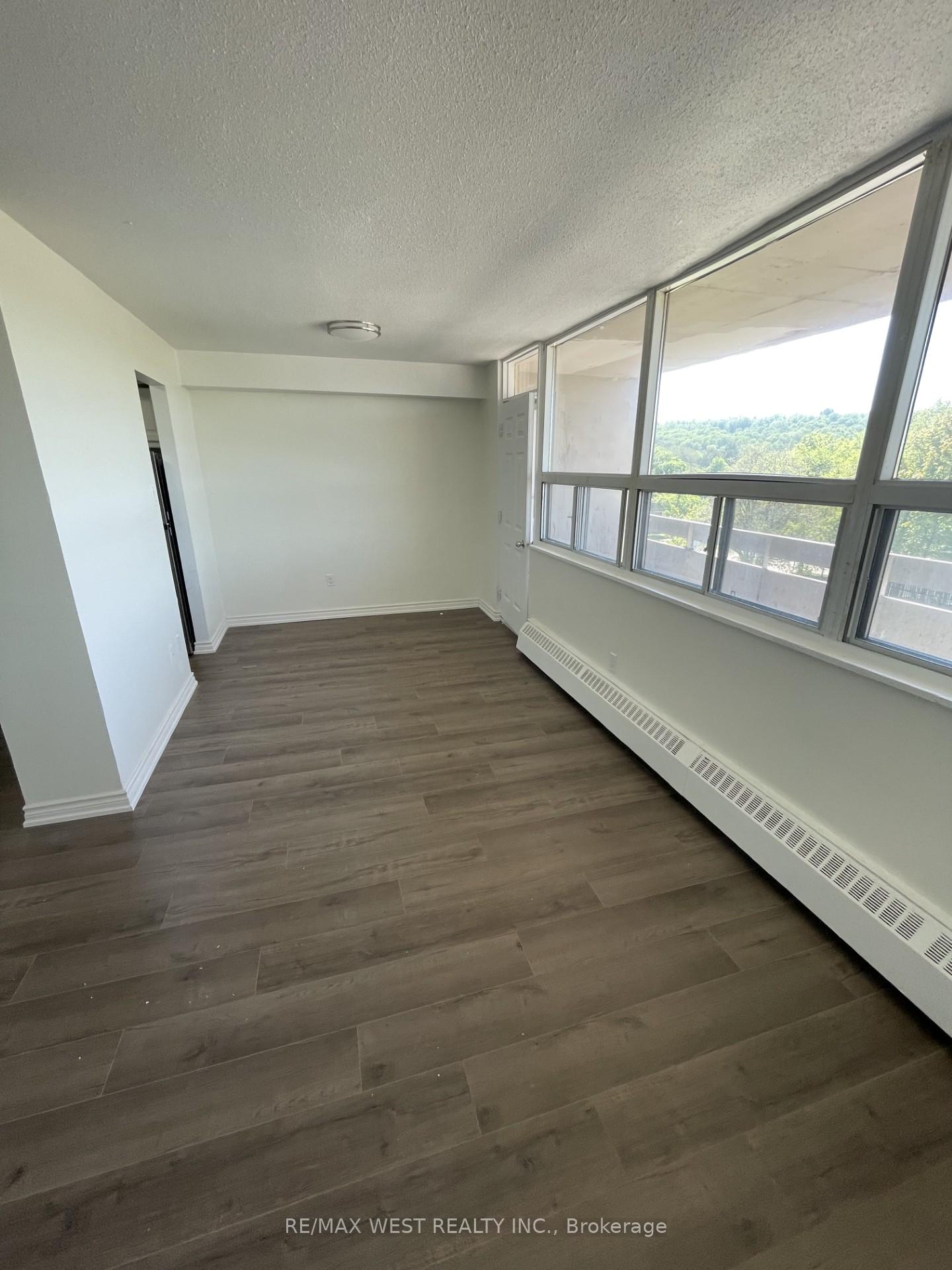 Photo 6 of Unit 403, 15 Albright Road, Hamilton, Vincent — HOMEH