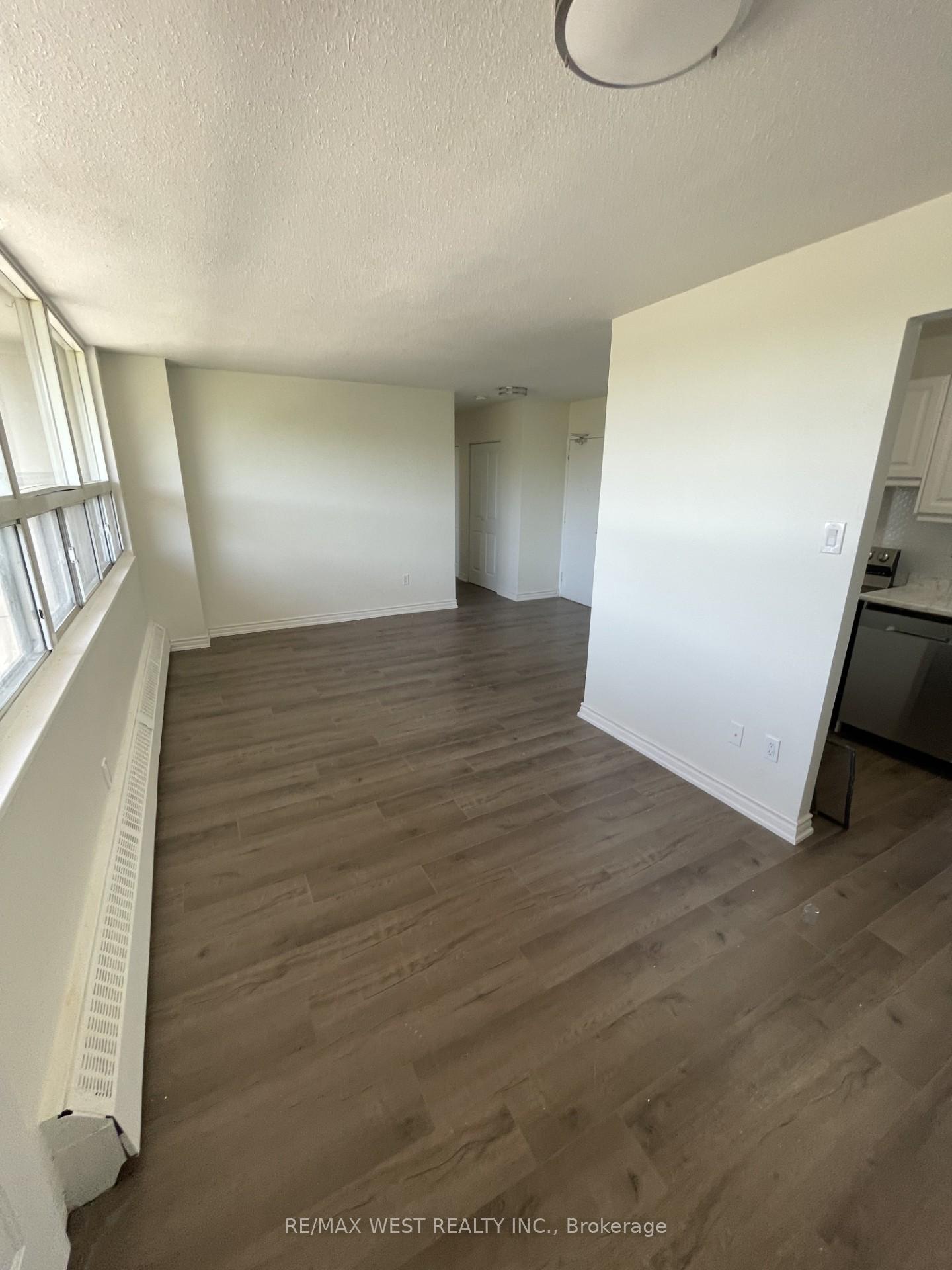 Photo 9 of Unit 403, 15 Albright Road, Hamilton, Vincent — HOMEH