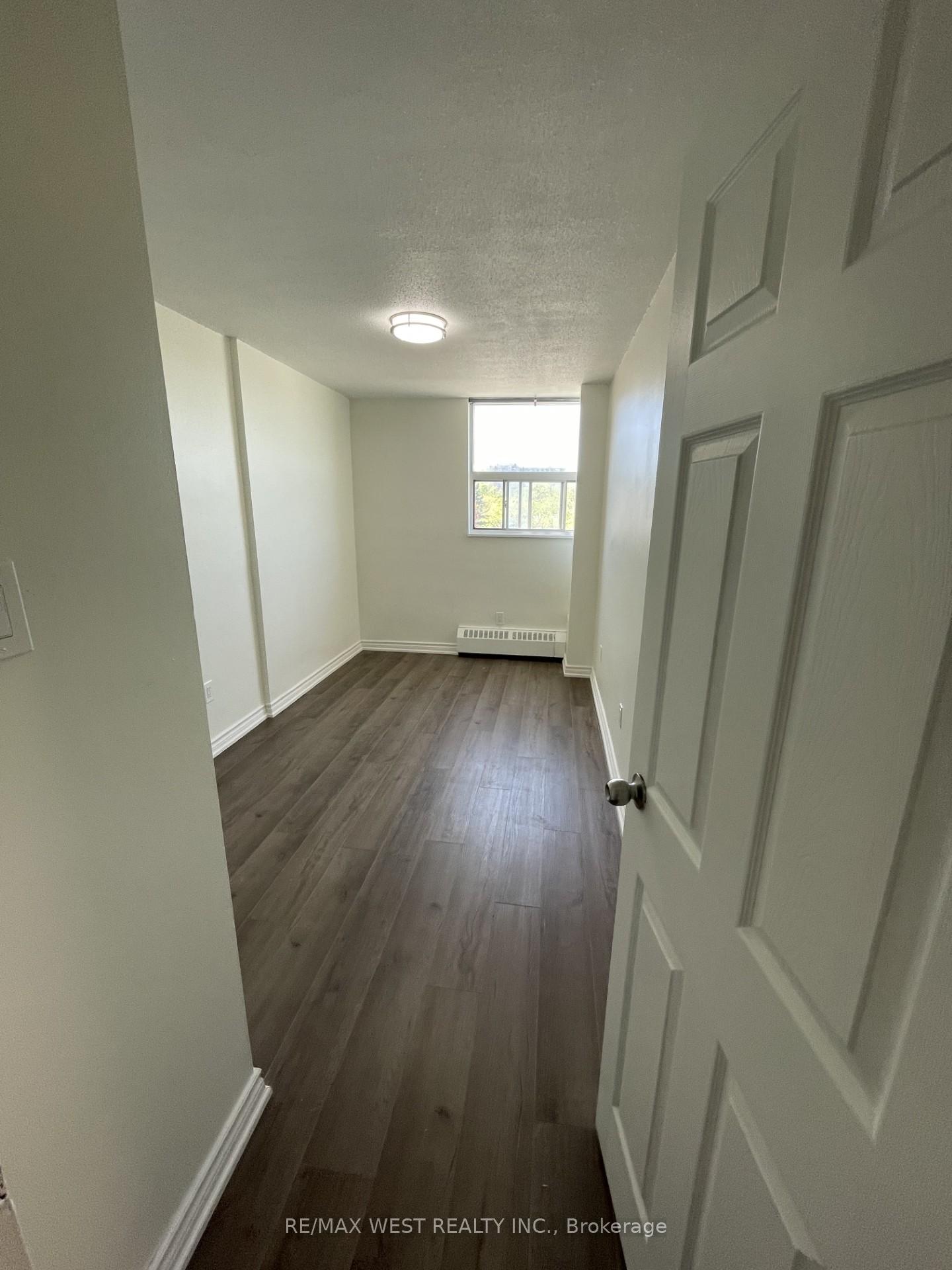 Photo 14 of Unit 403, 15 Albright Road, Hamilton, Vincent — HOMEH