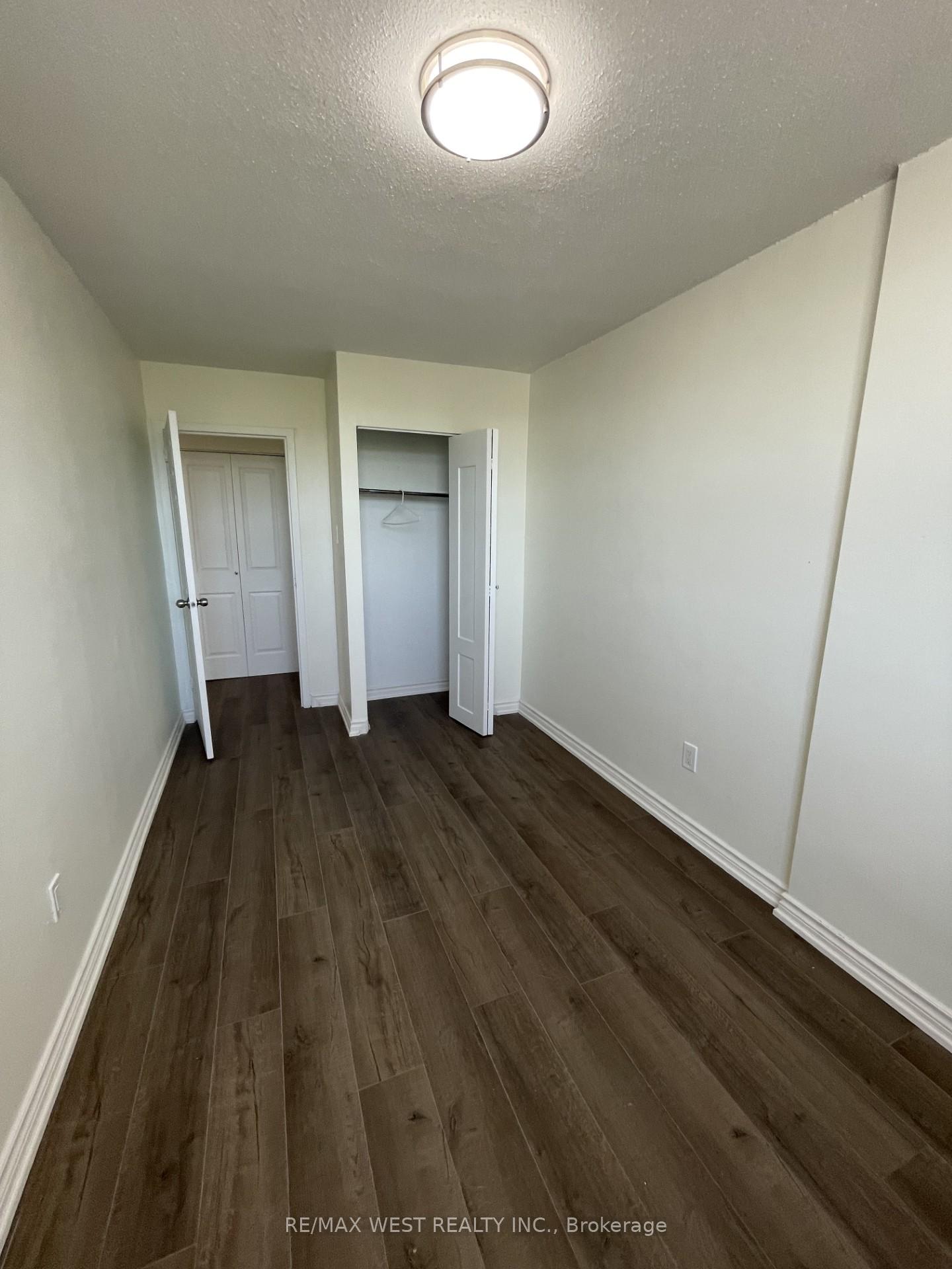 Photo 15 of Unit 403, 15 Albright Road, Hamilton, Vincent — HOMEH