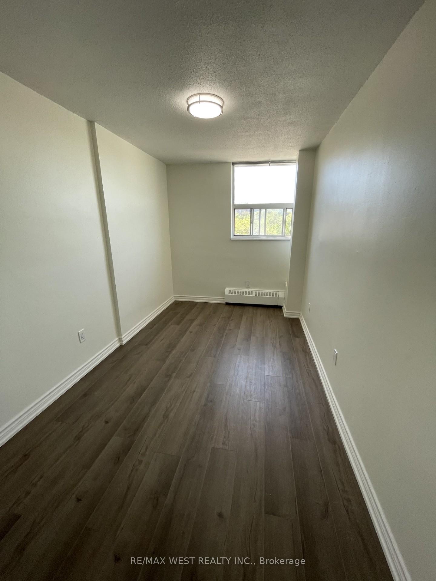 Photo 16 of Unit 403, 15 Albright Road, Hamilton, Vincent — HOMEH
