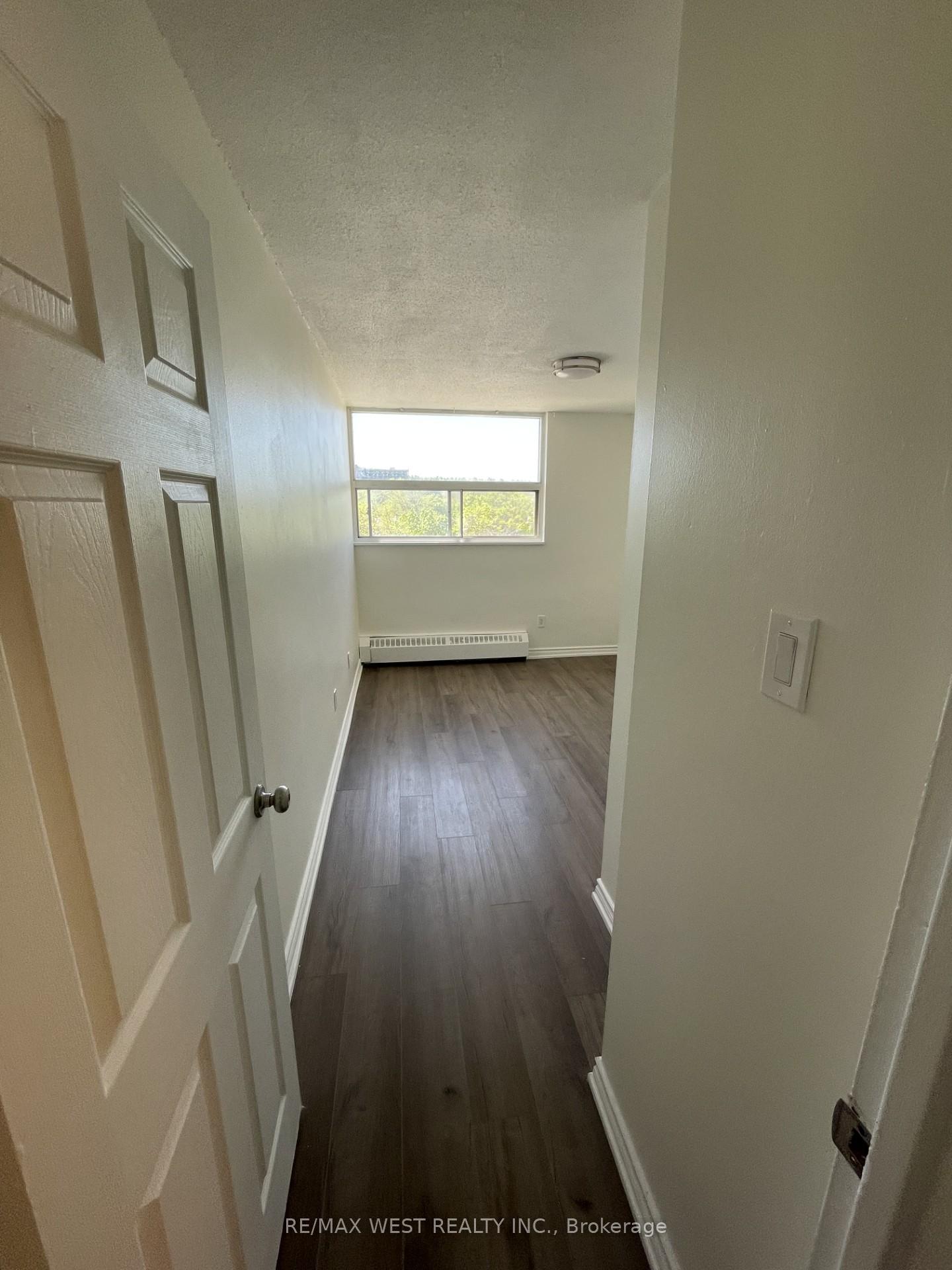 Photo 17 of Unit 403, 15 Albright Road, Hamilton, Vincent — HOMEH