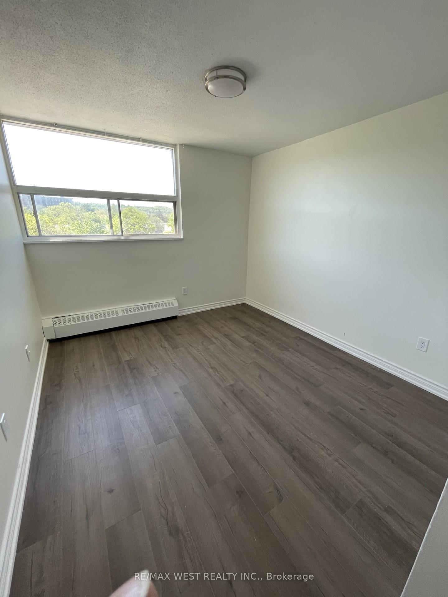 Photo 18 of Unit 403, 15 Albright Road, Hamilton, Vincent — HOMEH
