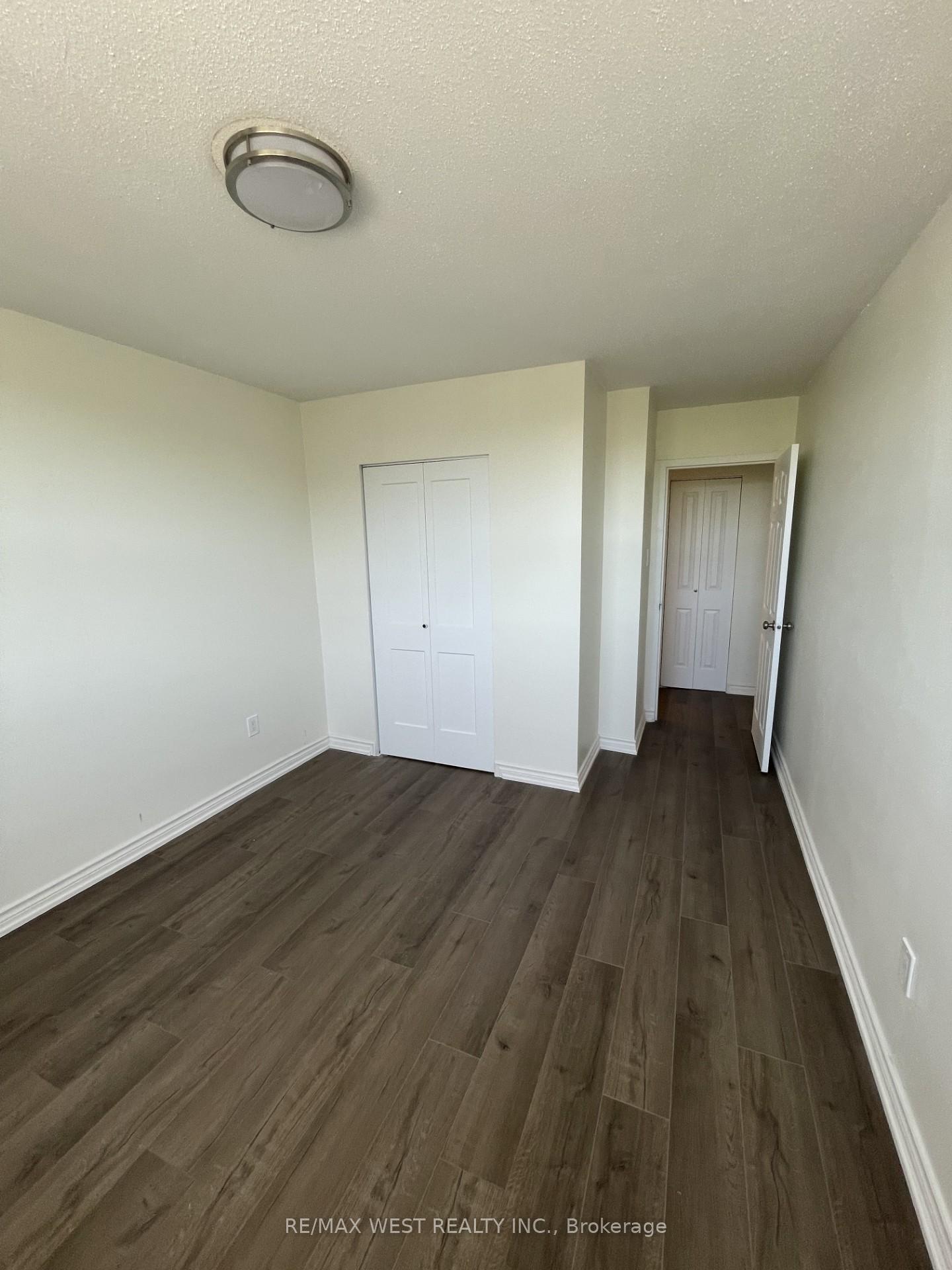Photo 20 of Unit 403, 15 Albright Road, Hamilton, Vincent — HOMEH