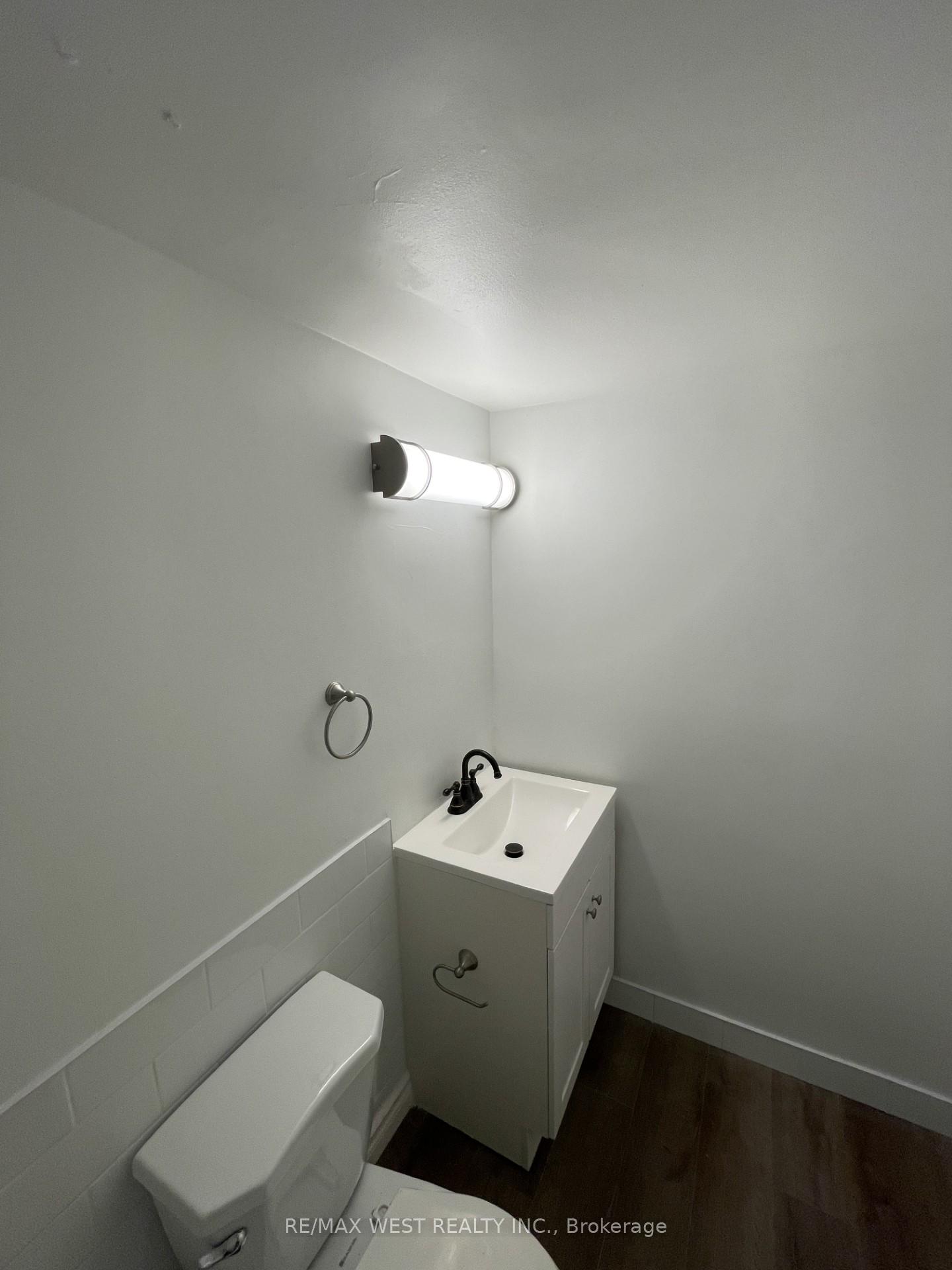 Photo 24 of Unit 403, 15 Albright Road, Hamilton, Vincent — HOMEH