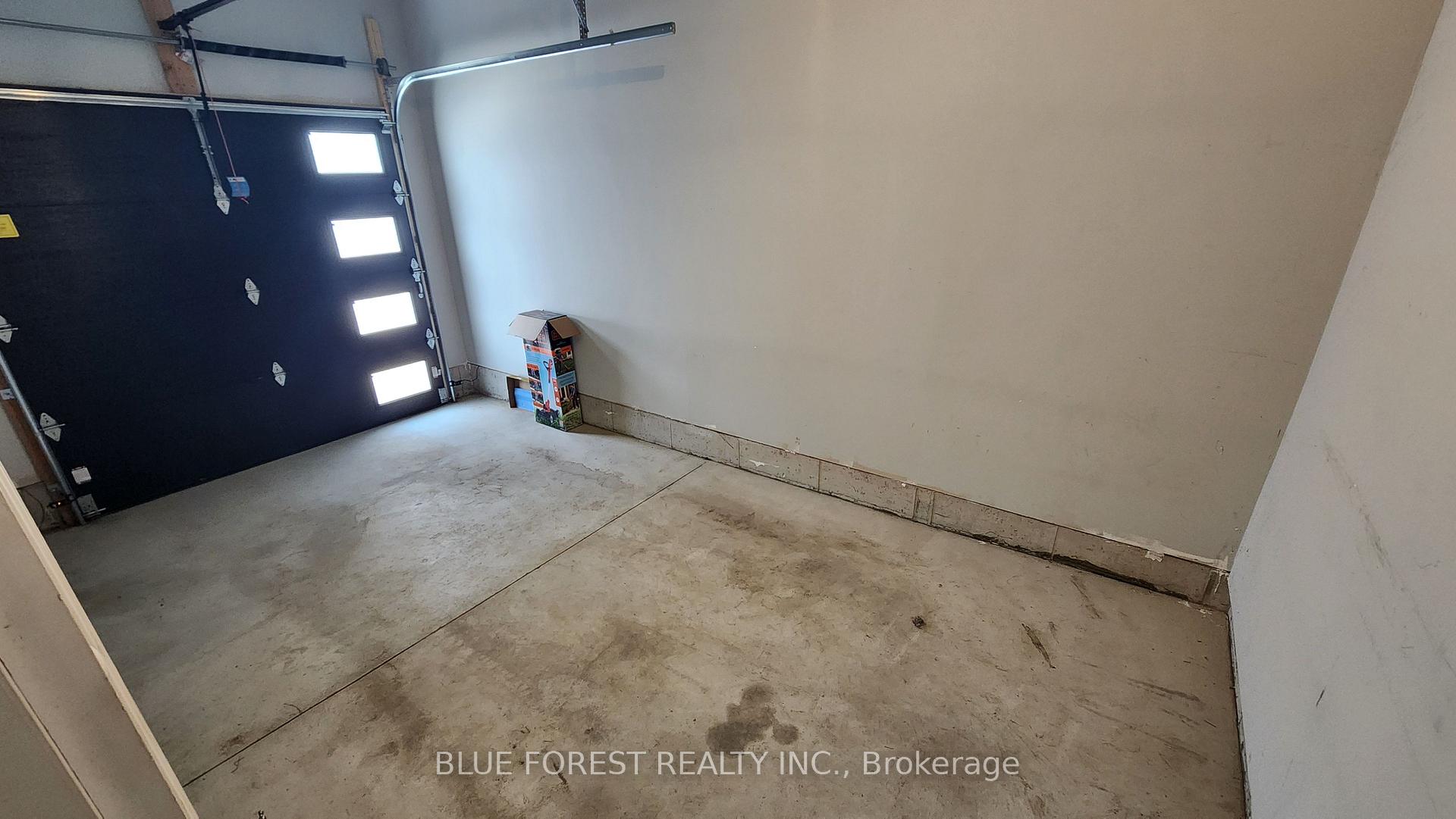 Photo 27 of Unit 12, 1 Miller Drive, Lucan Biddulph, Lucan — HOMEH
