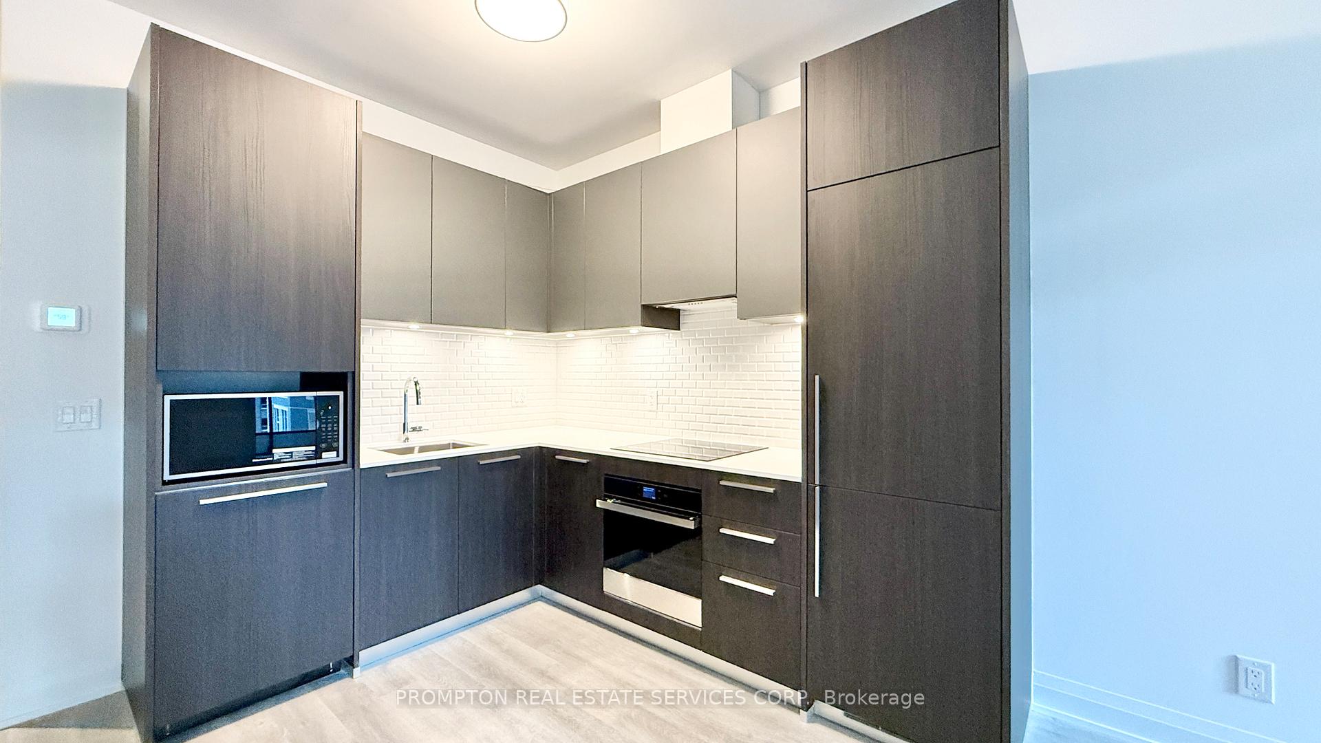 Photo 3 of Unit 421, 65 Broadway Avenue, Toronto, Mount Pleasant West — HOMEH