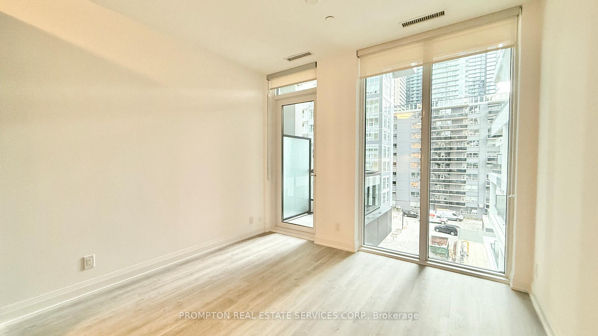 Photo 4 of Unit 421, 65 Broadway Avenue, Toronto, Mount Pleasant West — HOMEH