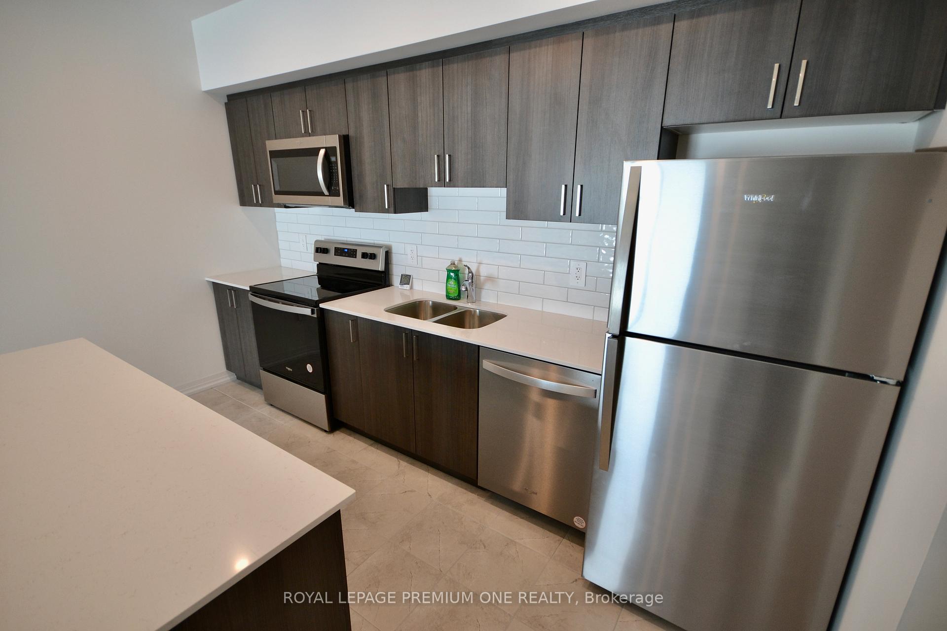 Photo 14 of Unit 207, 15 Kneeshaw Drive, Barrie, Rural Barrie Southeast — HOMEH