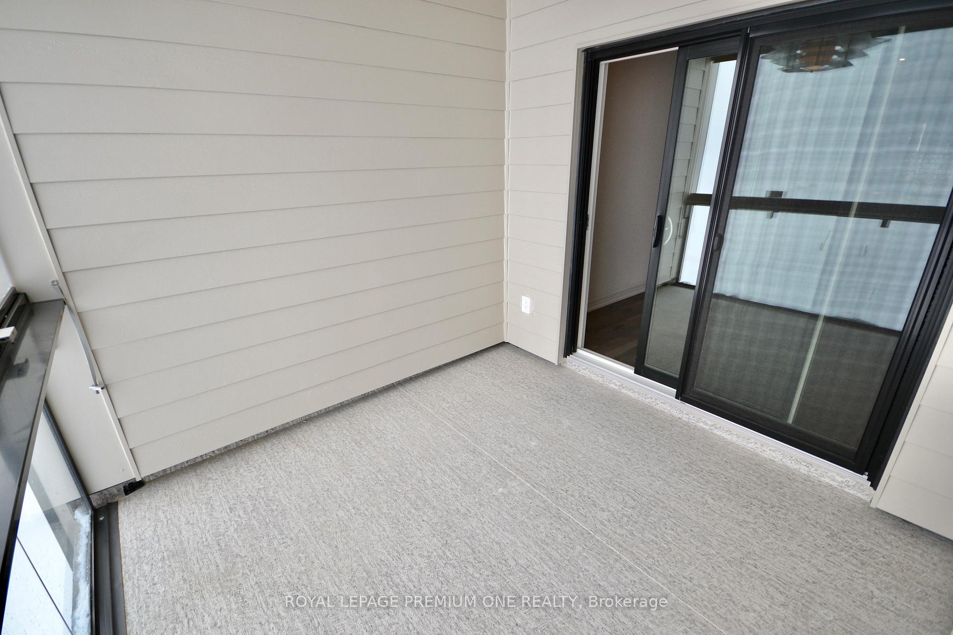 Photo 18 of Unit 207, 15 Kneeshaw Drive, Barrie, Rural Barrie Southeast — HOMEH