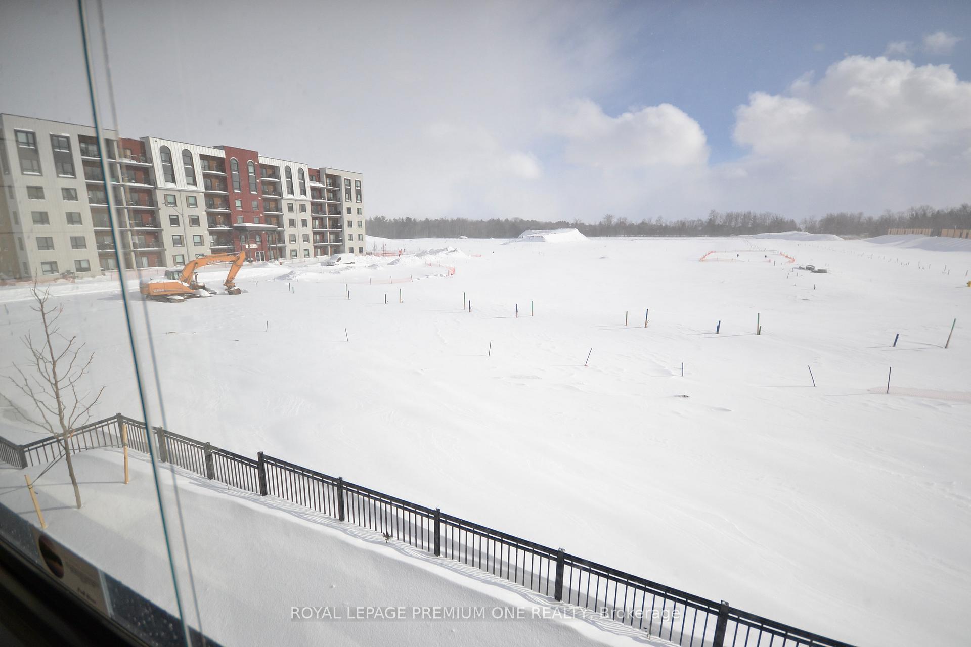 Photo 20 of Unit 207, 15 Kneeshaw Drive, Barrie, Rural Barrie Southeast — HOMEH