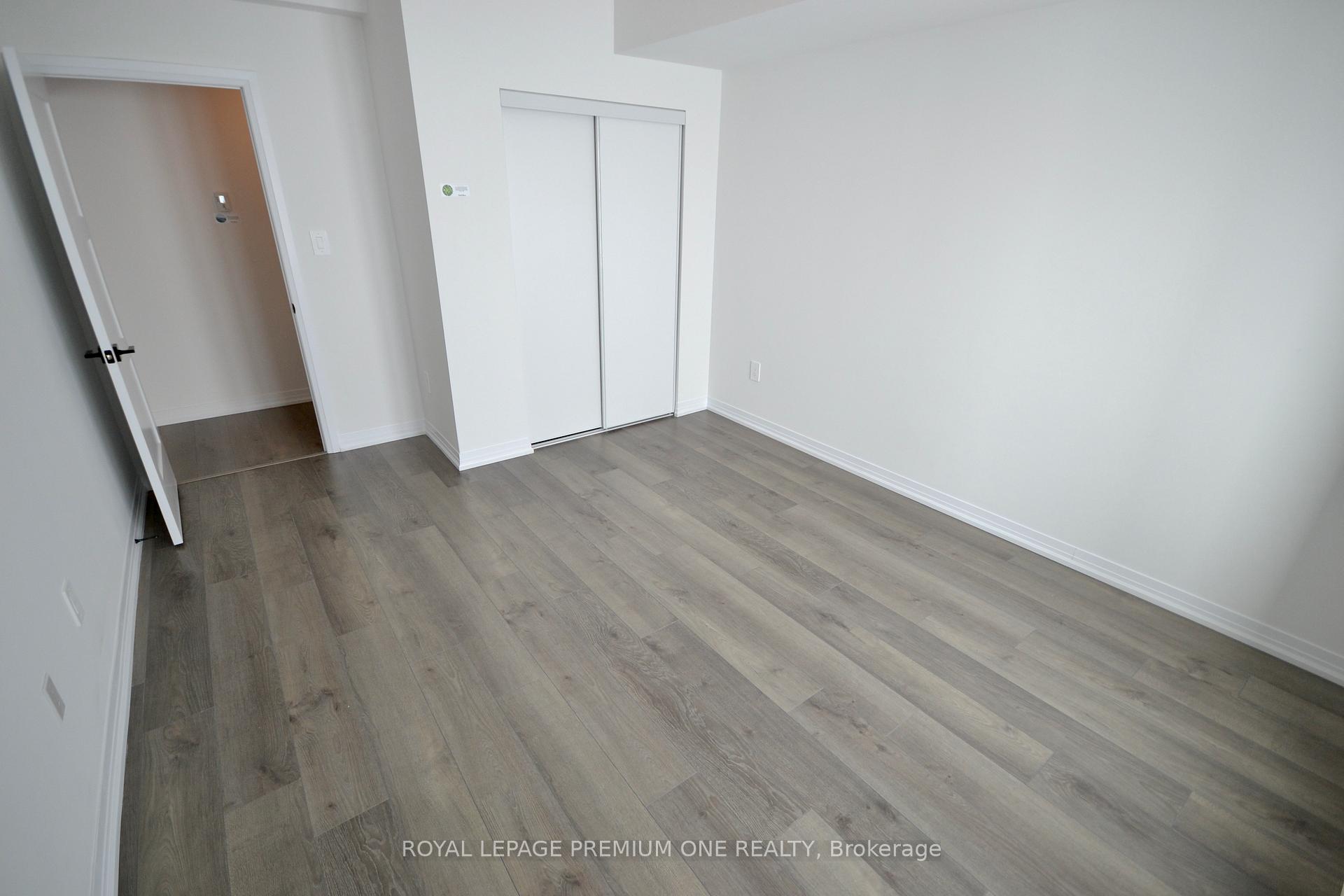 Photo 23 of Unit 207, 15 Kneeshaw Drive, Barrie, Rural Barrie Southeast — HOMEH