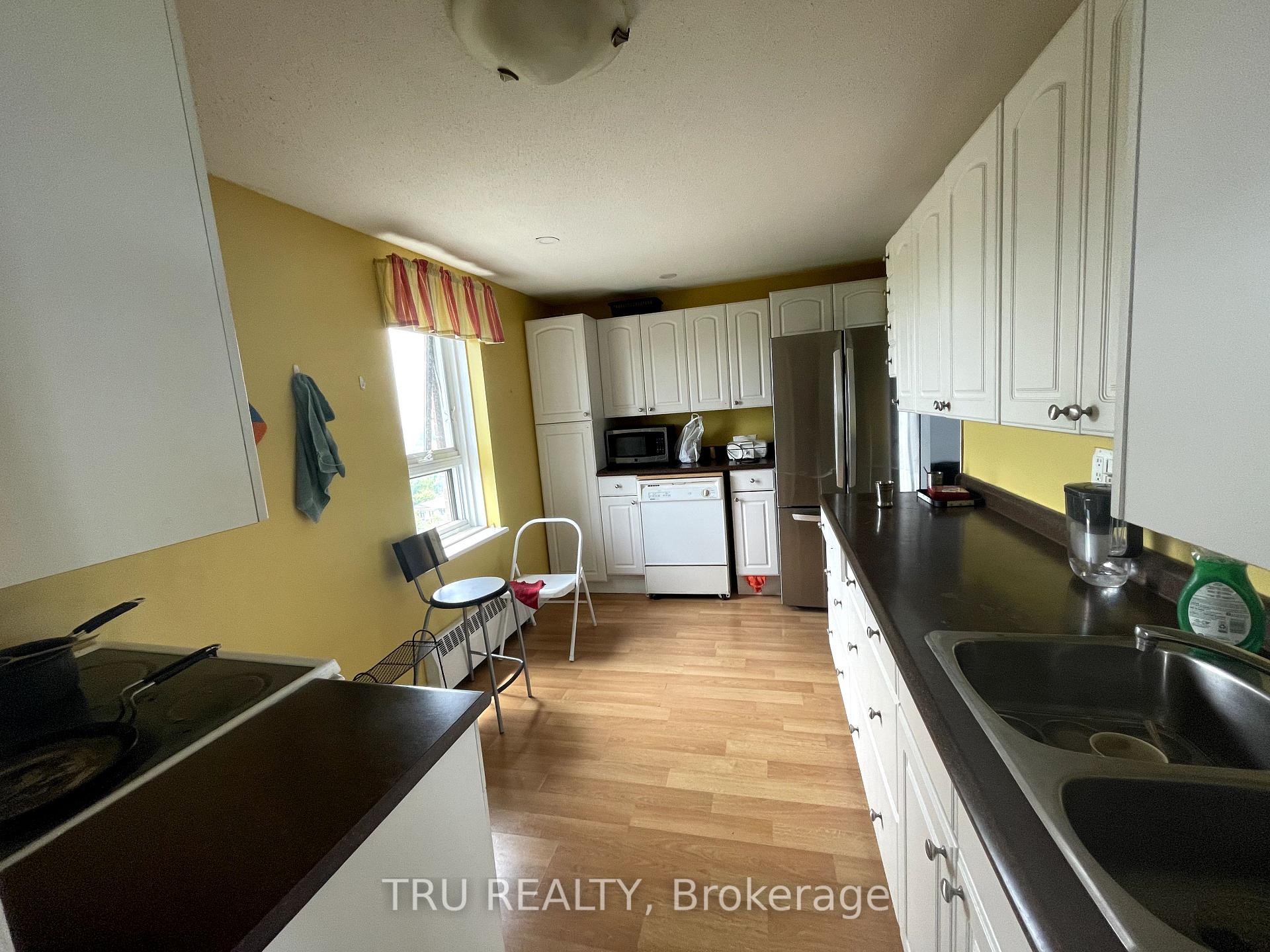 Photo 6 of Unit 904, 1356 Meadowlands Drive E, Ottawa, Borden Farm/Stewart Farm/Carleton Heights/Parkwood Hills — HOMEH