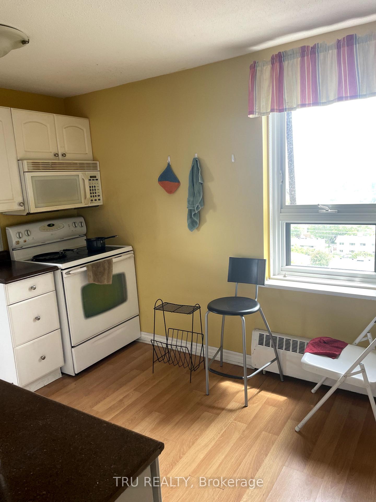 Photo 7 of Unit 904, 1356 Meadowlands Drive E, Ottawa, Borden Farm/Stewart Farm/Carleton Heights/Parkwood Hills — HOMEH