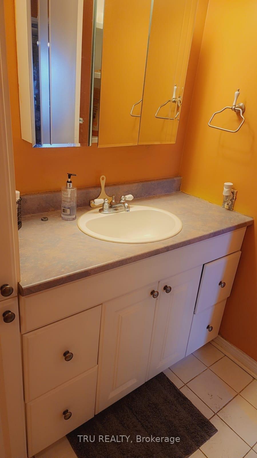Photo 12 of Unit 904, 1356 Meadowlands Drive E, Ottawa, Borden Farm/Stewart Farm/Carleton Heights/Parkwood Hills — HOMEH