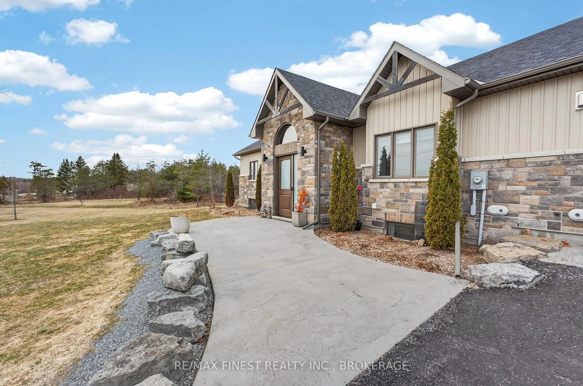 Photo 2 of 3266 Harrowsmith Road, Frontenac, Frontenac South — HOMEH