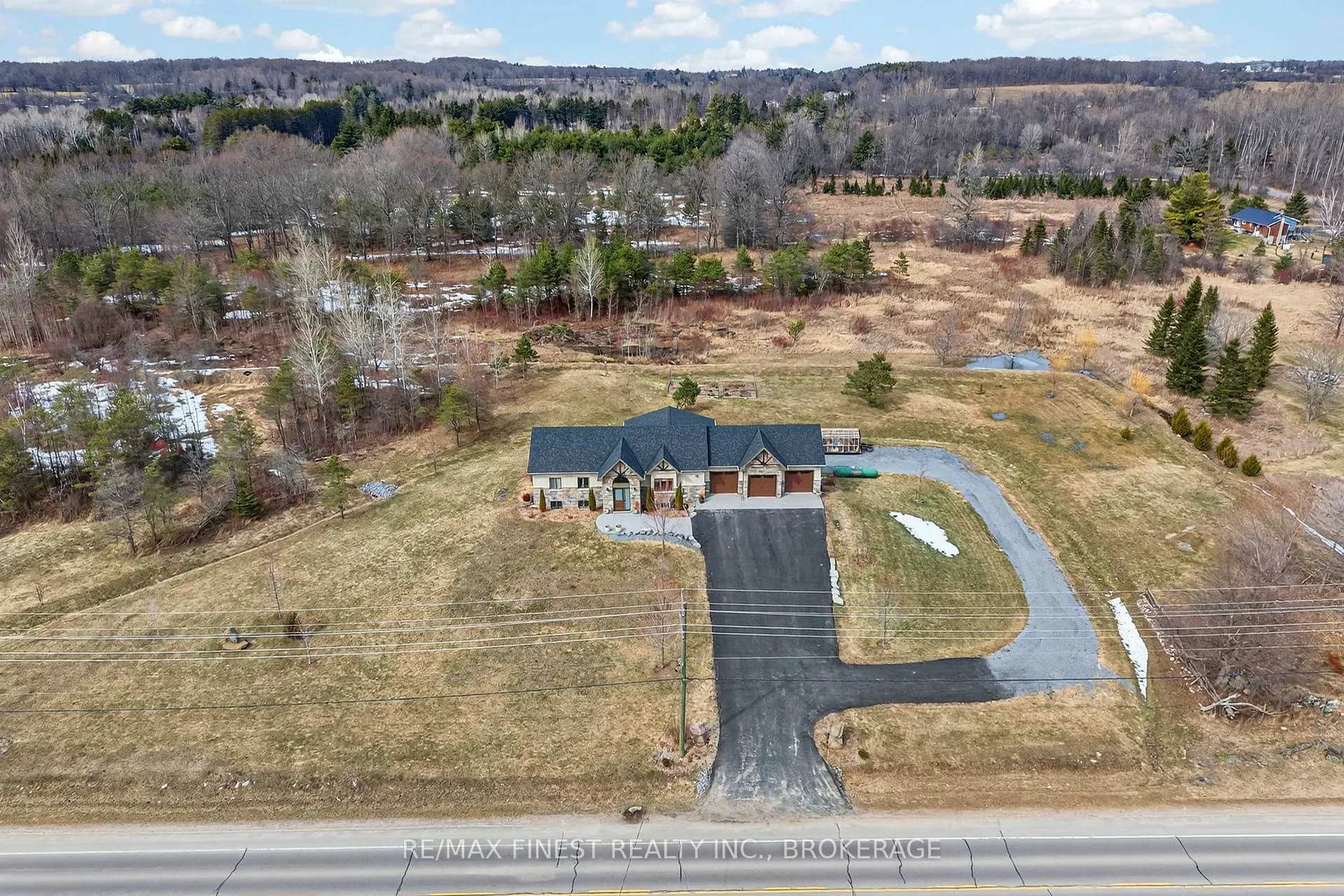 Photo 3 of 3266 Harrowsmith Road, Frontenac, Frontenac South — HOMEH