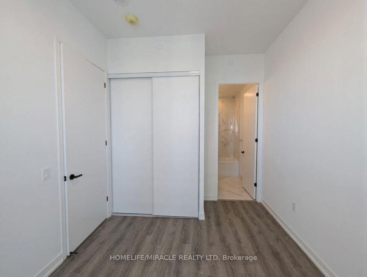 Photo 4 of Unit 2201, 8 Interchange Way, Vaughan, Vaughan Corporate Centre — HOMEH