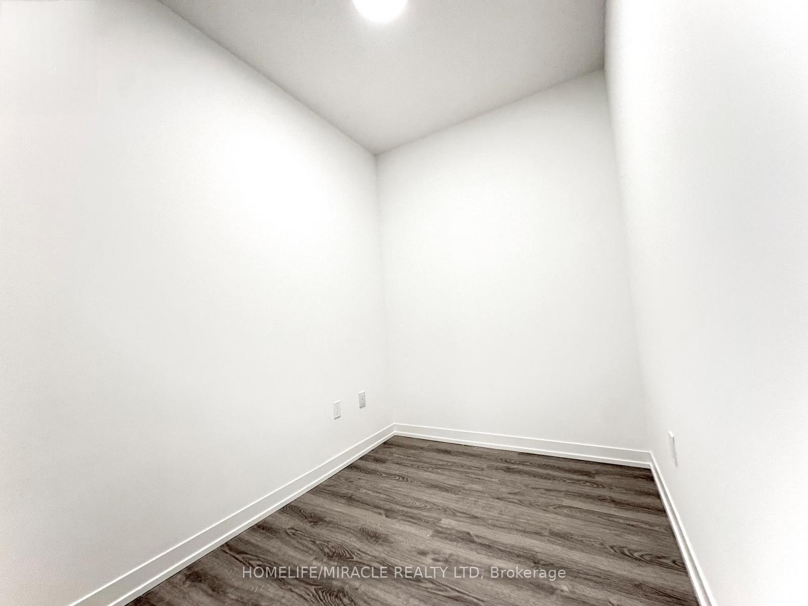 Photo 6 of Unit 2201, 8 Interchange Way, Vaughan, Vaughan Corporate Centre — HOMEH