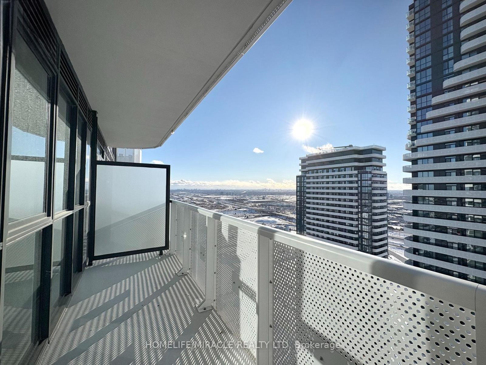 Photo 9 of Unit 2201, 8 Interchange Way, Vaughan, Vaughan Corporate Centre — HOMEH