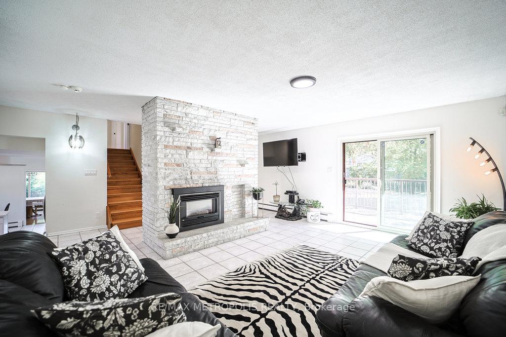 Photo 8 of 186 Pinedale Lane, Gravenhurst, Muskoka (S) — HOMEH