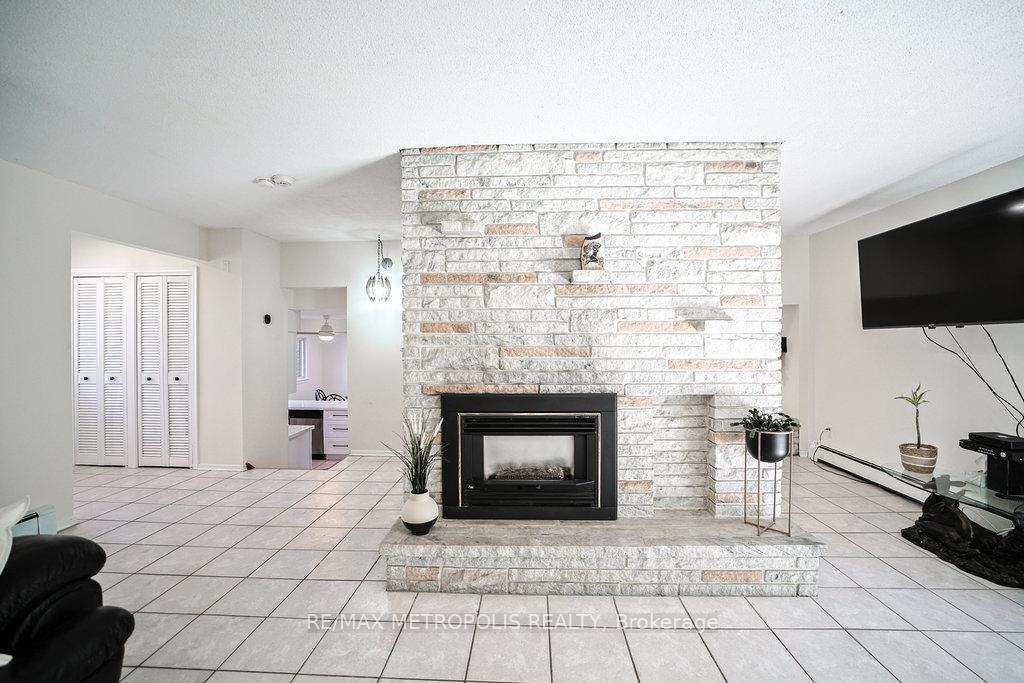 Photo 5 of 186 Pinedale Lane, Gravenhurst, Muskoka (S) — HOMEH