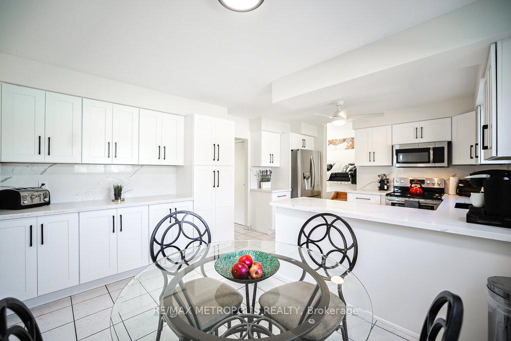Photo 14 of 186 Pinedale Lane, Gravenhurst, Muskoka (S) — HOMEH