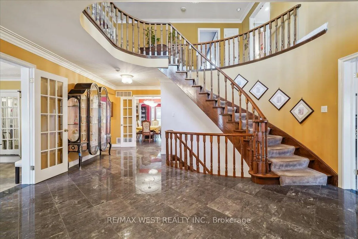 Photo 3 of 190 Sandys Drive, Vaughan, East Woodbridge — HOMEH