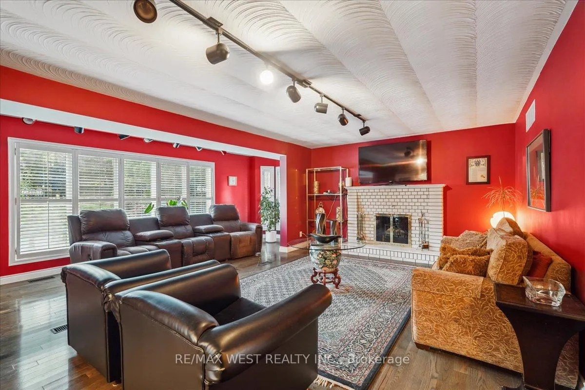 Photo 8 of 190 Sandys Drive, Vaughan, East Woodbridge — HOMEH