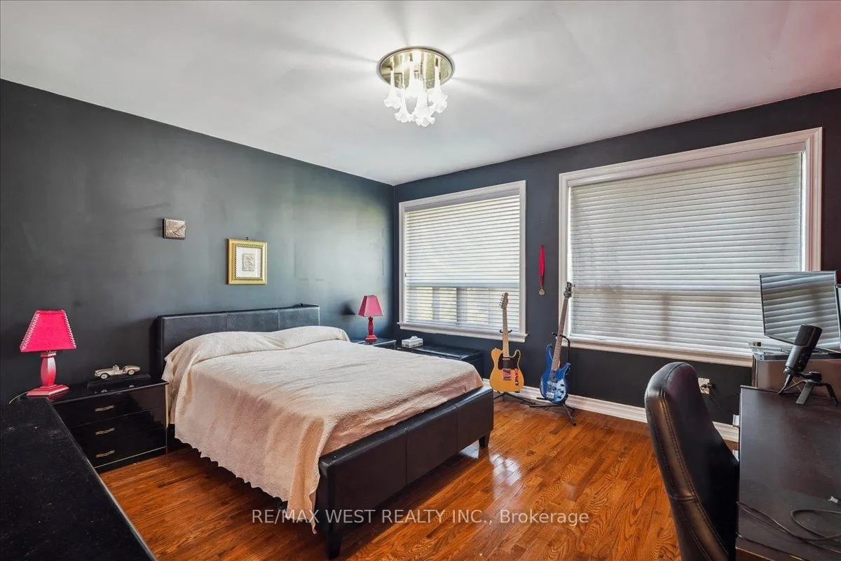 Photo 11 of 190 Sandys Drive, Vaughan, East Woodbridge — HOMEH