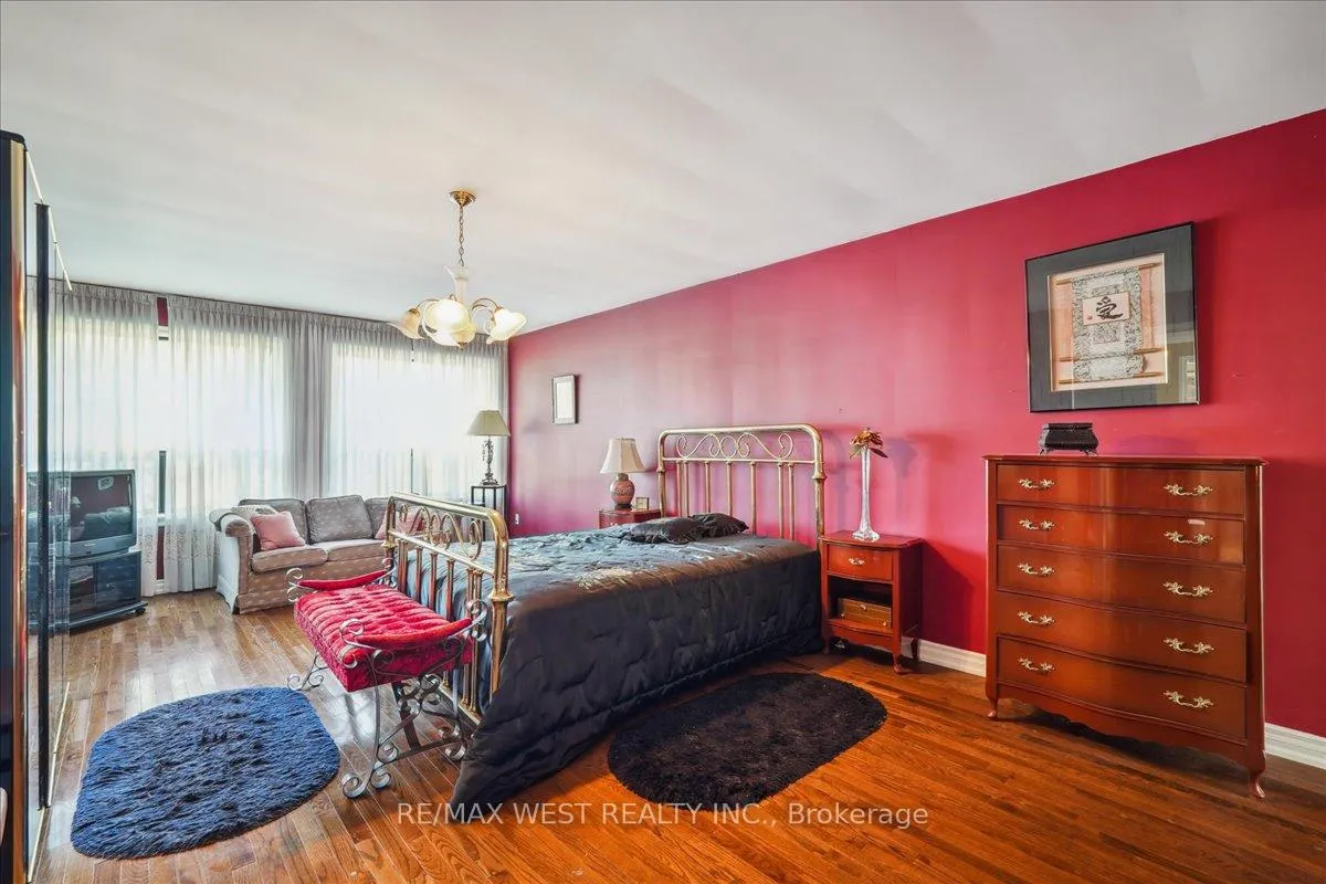 Photo 12 of 190 Sandys Drive, Vaughan, East Woodbridge — HOMEH