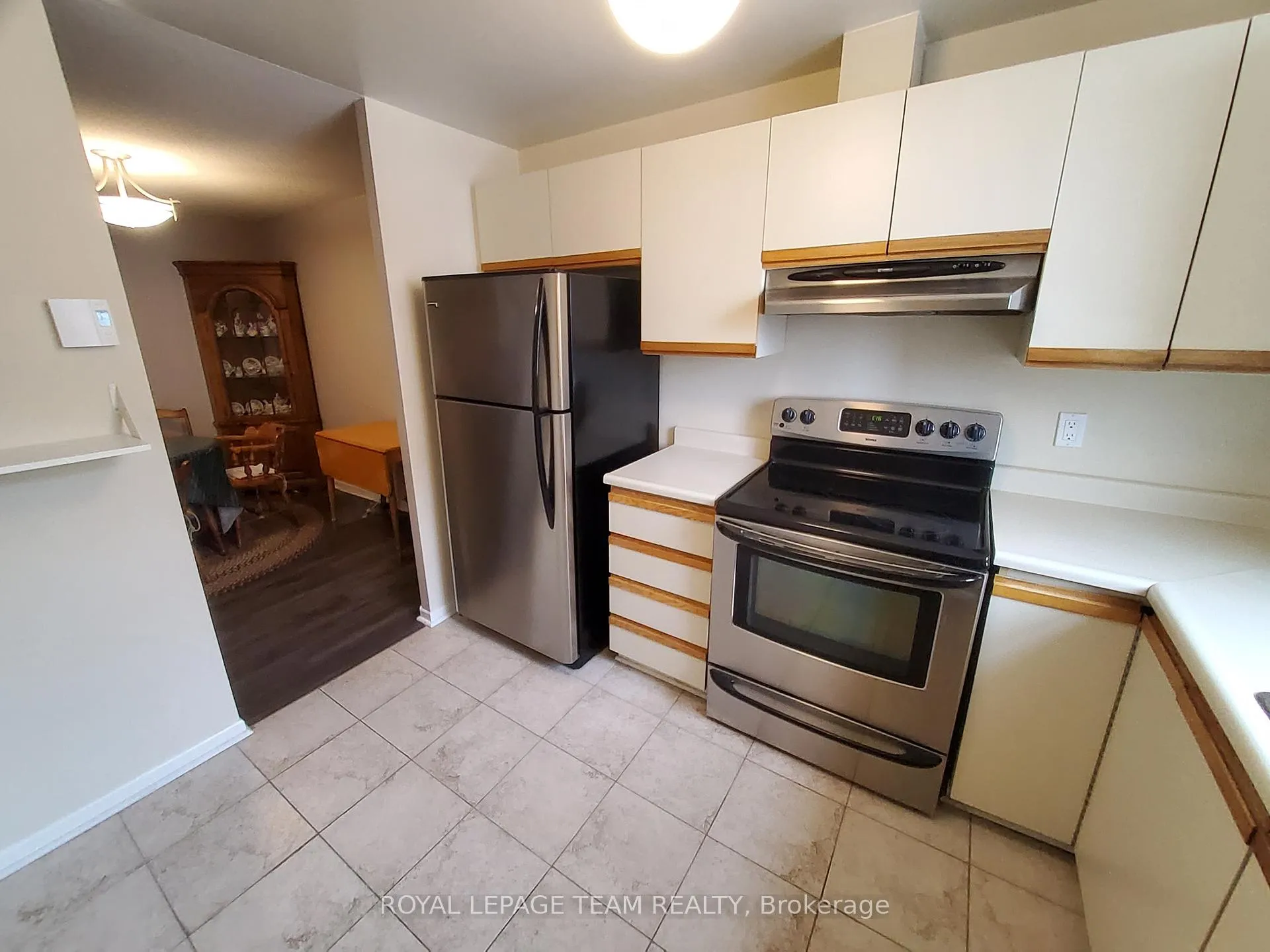 Photo 5 of Unit 304, 50 Burnside Avenue, Ottawa, Mechanicsville — HOMEH