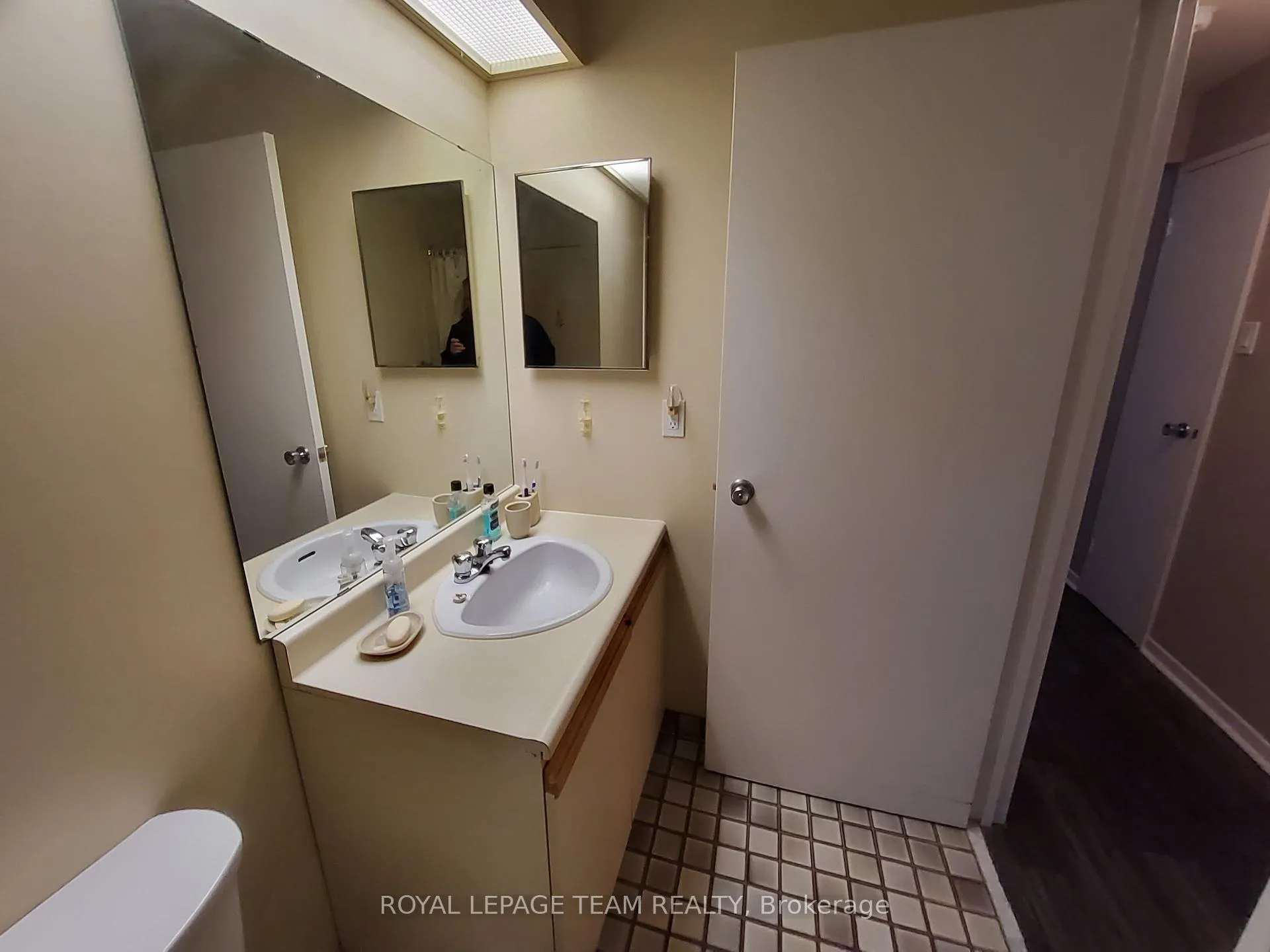 Photo 13 of Unit 304, 50 Burnside Avenue, Ottawa, Mechanicsville — HOMEH