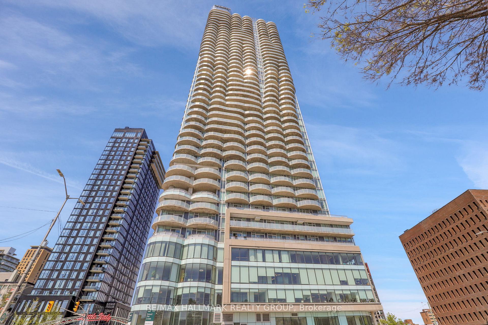 Front of Unit 3304, 805 Carling Avenue
