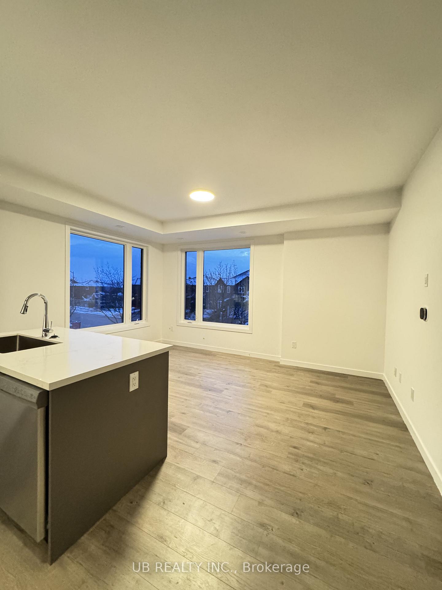 Photo 7 of Unit 31, 113 Marydale Avenue, Markham, Middlefield — HOMEH