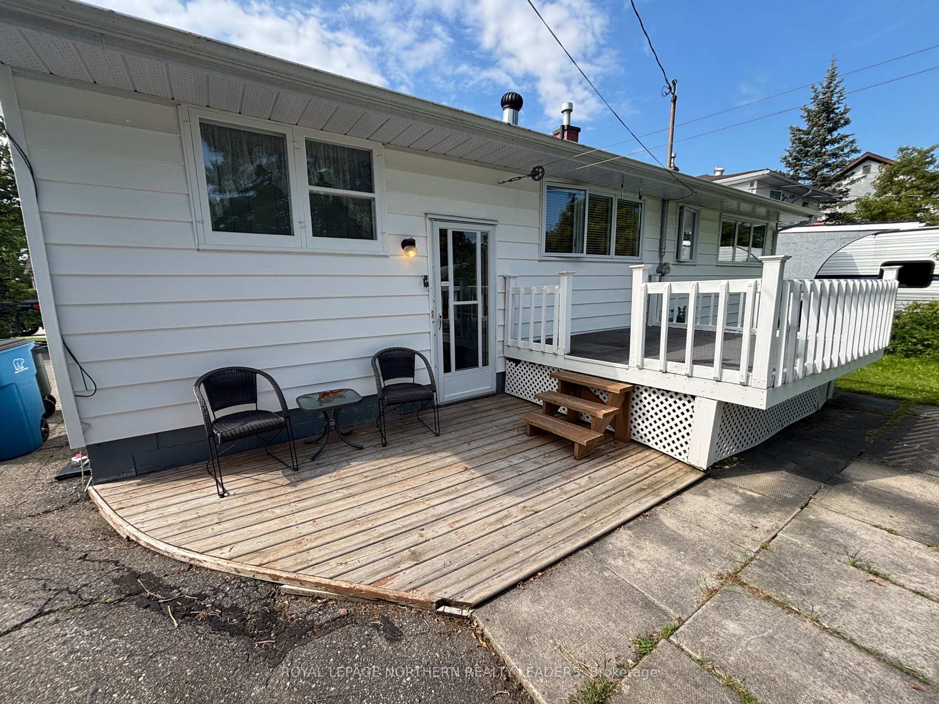 Photo 2 of 208 Second Avenue N, Cochrane — HOMEH